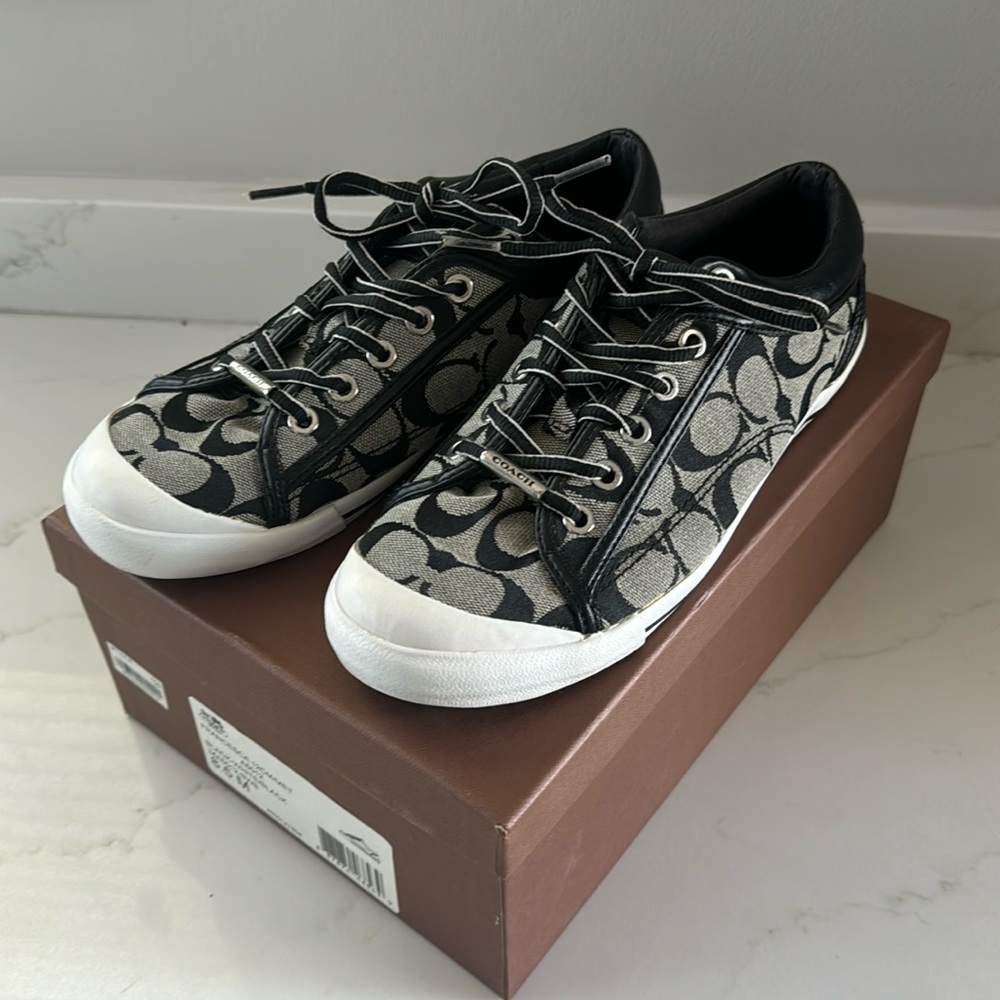 Coach women’s Francesca sz US 8.5M